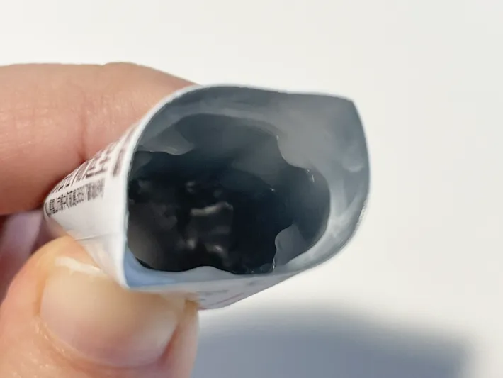 チューブの中身を写した写真（撮影：grapeライフハック編集部）