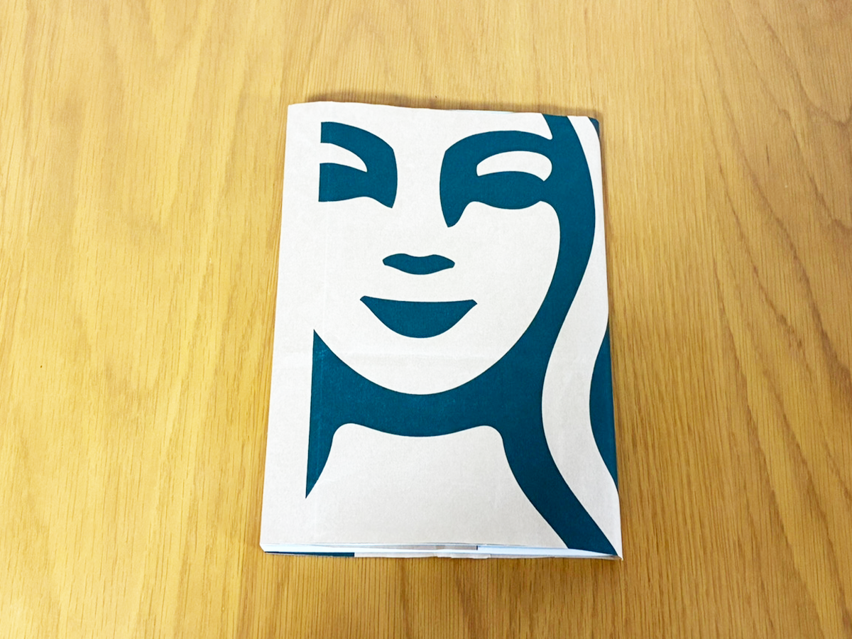 スタバの紙袋の活用写真(撮影:grapeライフハック編集部)