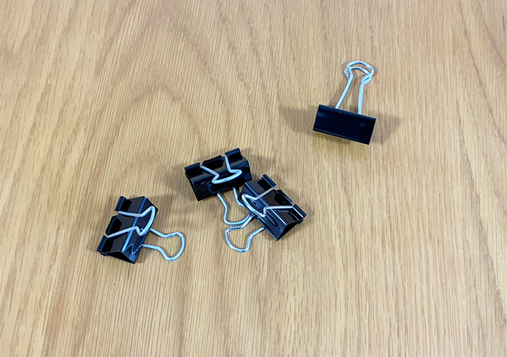 コンセントをまとめる裏ワザ写真（撮影：grapeライフハック編集部）