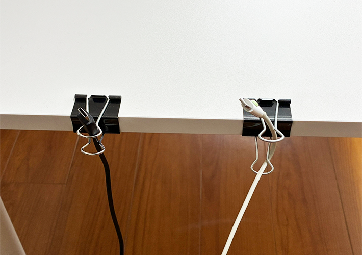 コンセントをまとめる裏ワザ写真（撮影：grapeライフハック編集部）