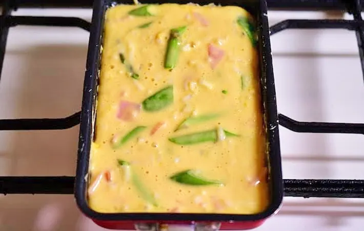 『春野菜のケークサレ』を作る写真（撮影：小泉明代）