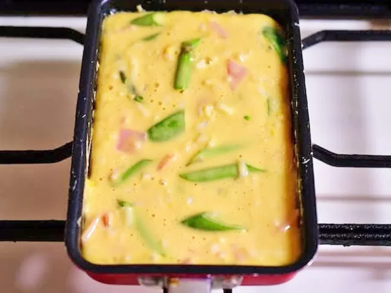 『春野菜のケークサレ』を作る写真（撮影：小泉明代）