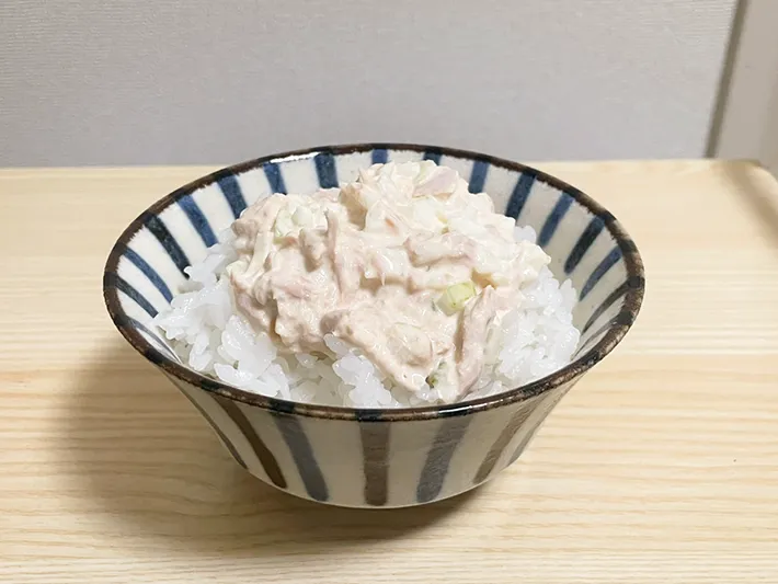 『特製ツナマヨ丼』の写真（撮影：grape芸能編集部）