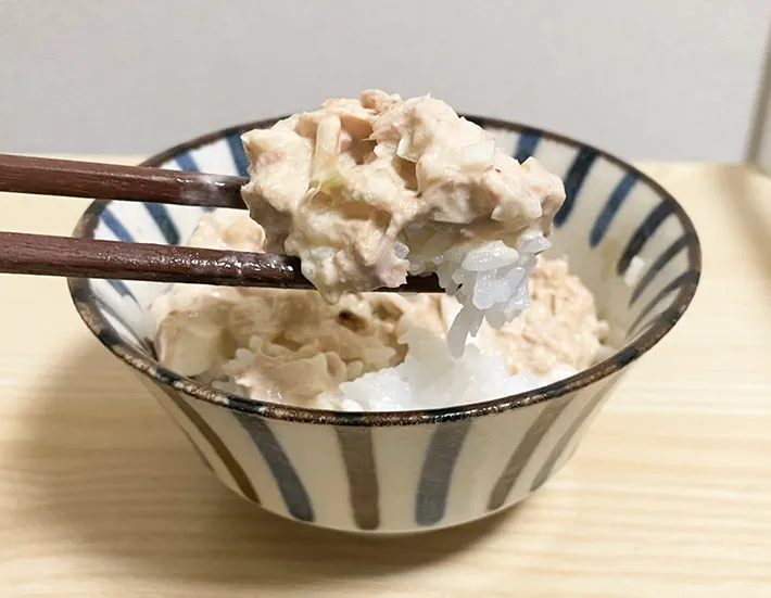 味噌を加えた『特製ツナマヨ丼』の写真（撮影：grape芸能編集部）