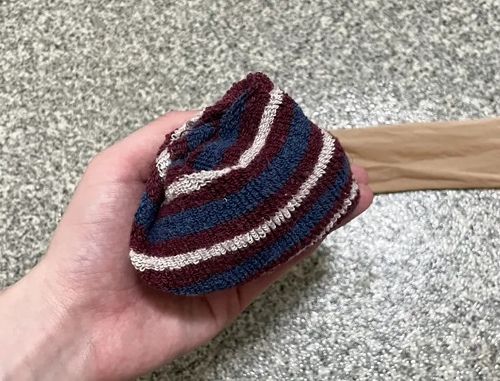 靴下を丸めた写真（撮影：grapeライフハック編集部）