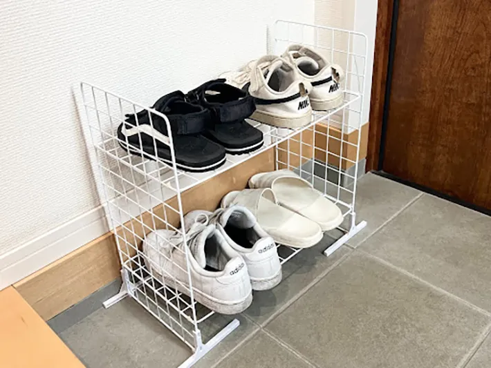 『ワイヤーネットシューズスタンド』の写真（撮影：Classy Life）