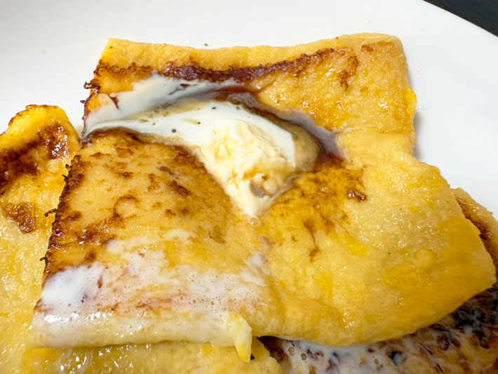 『油揚げのフレンチトースト』の写真（撮影：grapeフード編集部）