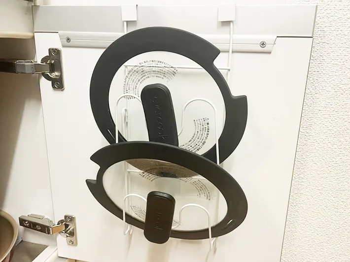 鍋蓋ラックを使用している写真（撮影：ライフハック編集部）