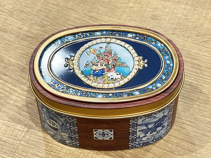 家にあったお菓子缶の写真（撮影：grapeライフハック編集部）