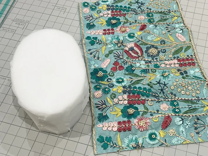 布とメラミンスポンジの写真（撮影：grapeライフハック編集部）