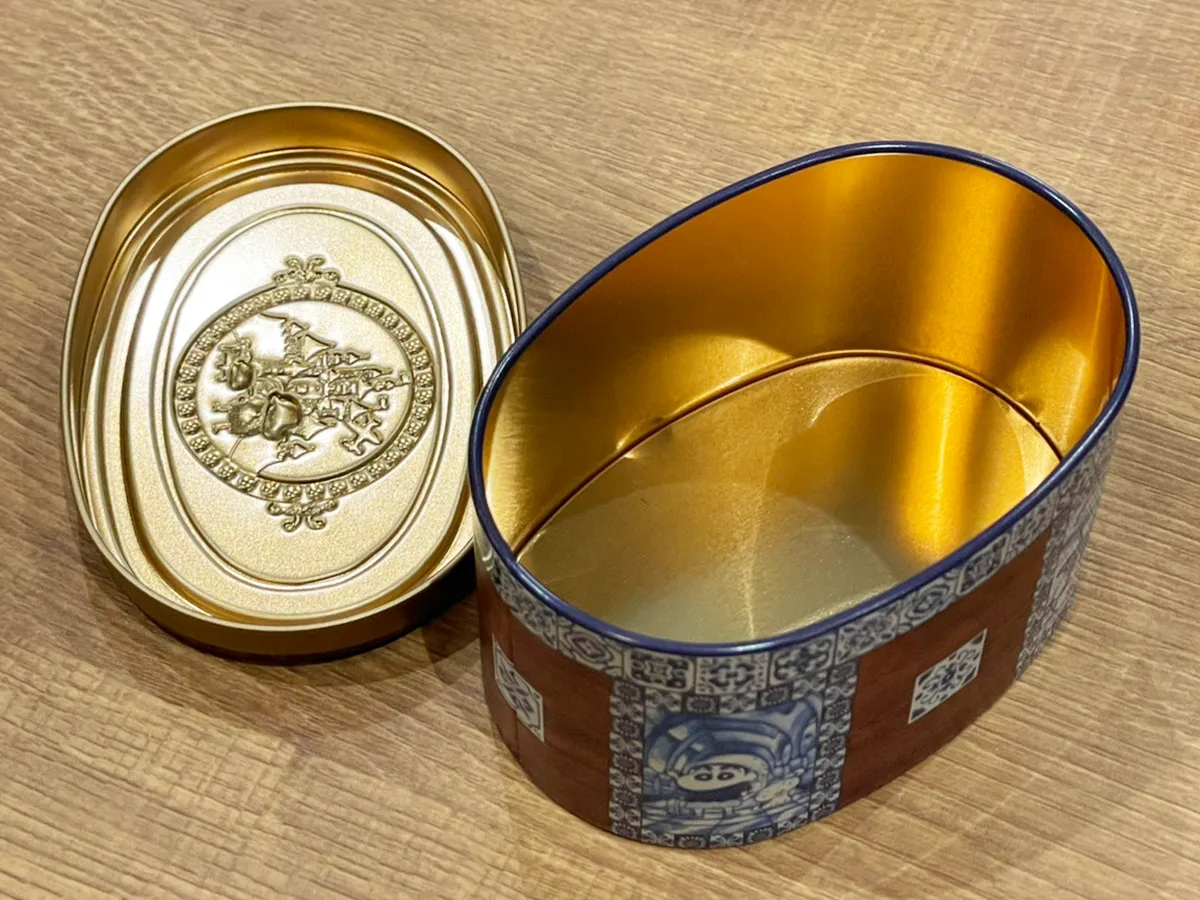 家にあったお菓子缶の写真（撮影：grapeライフハック編集部）