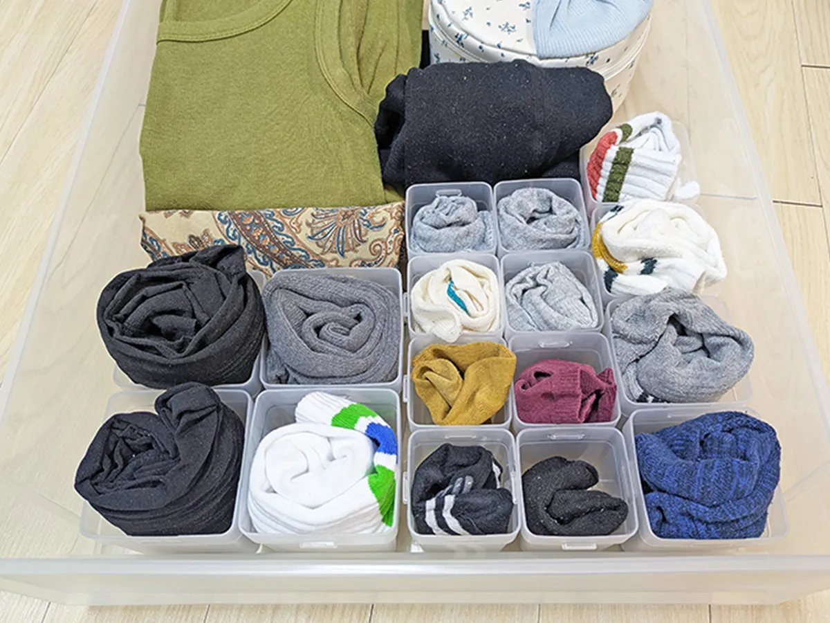 『くつした整理カップ』を引き出しの中で使用した写真（撮影：grape編集部）