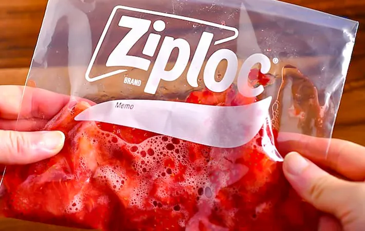 イチゴを潰し終わった写真（撮影：小泉明代）