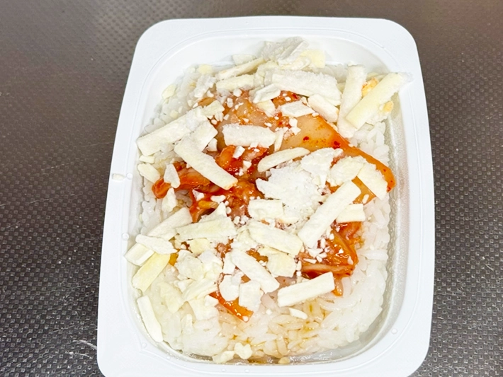 キムチチーズライスの写真（撮影：grapeフード編集部）