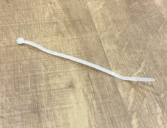 切らずに外せた結束バンド写真（撮影：grapeライフハック編集部）