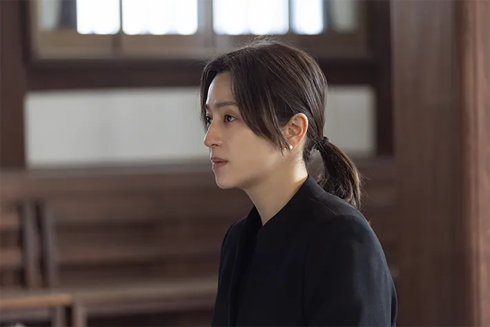 『リボーン ～最後のヒーロー～』に出演する中村アンさんが写る場面写真