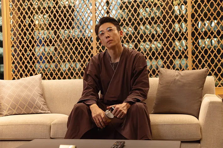 『リボーン ～最後のヒーロー～』に出演する高橋一生さんが写る場面写真