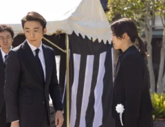 『リボーン ～最後のヒーロー～』に出演する高橋一生さんと中村アンさんが写る場面写真