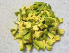 『ワカモレ』の調理写真（撮影：grapeフード編集部）