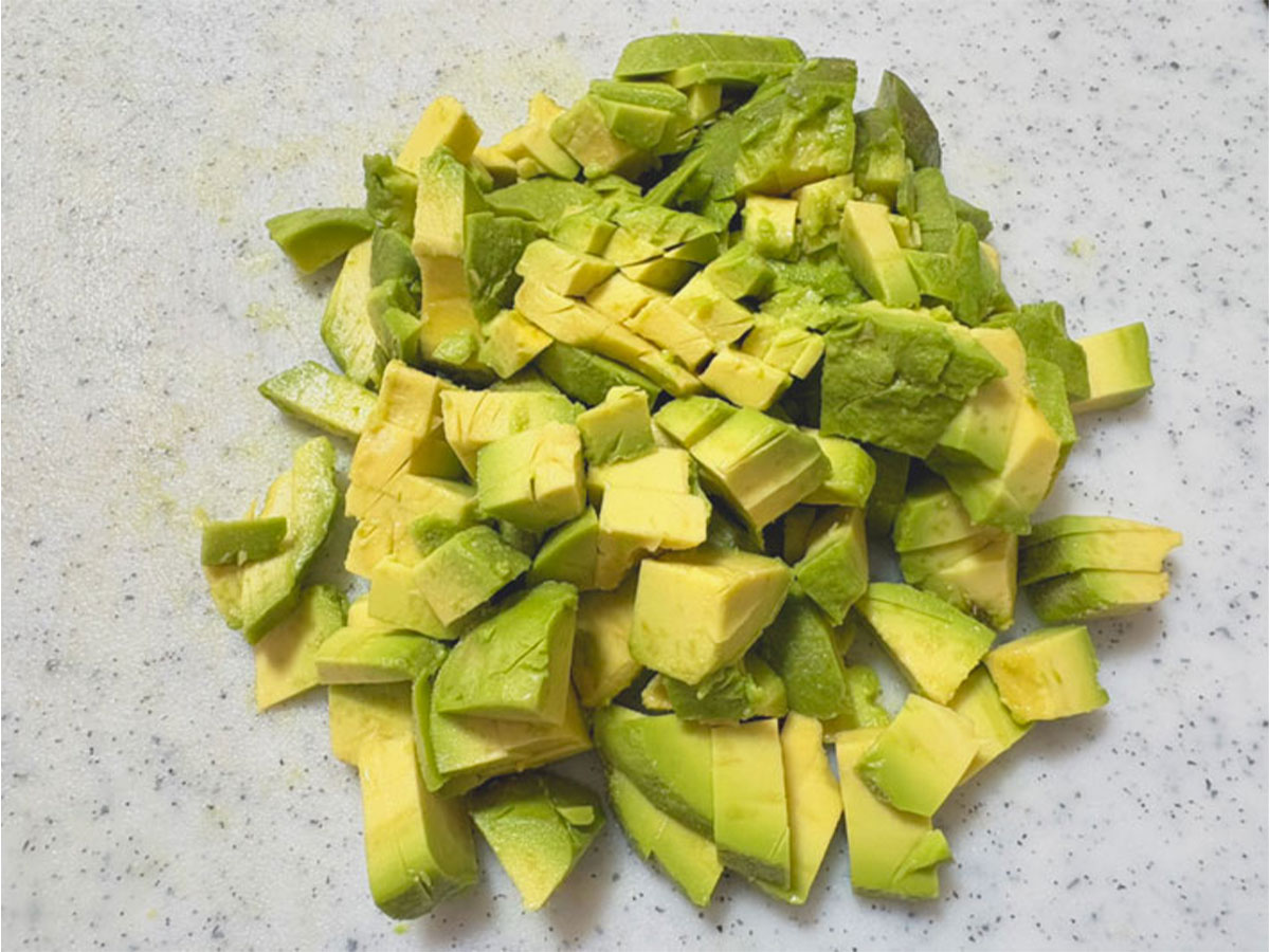 『ワカモレ』の調理写真（撮影：grapeフード編集部）