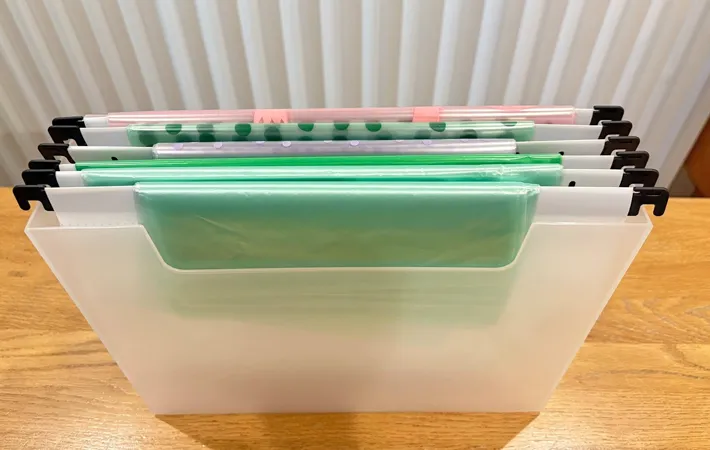 『ダイソー ハンギングフォルダー 2枚入り』の使用写真（撮影：Classy Life）