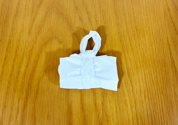 袋のたたみ方写真（撮影：grapeライフハック編集部）