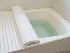 お湯を貼ったお風呂のイメージ写真