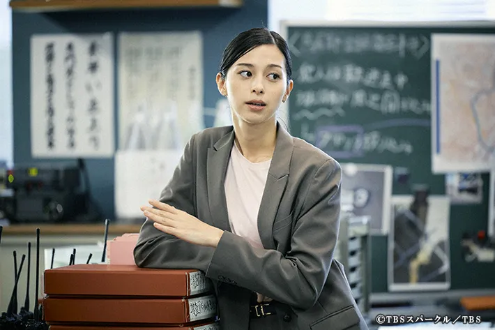 『田鎖ブラザーズ』に出演する中条あやみさんが写る場面写真