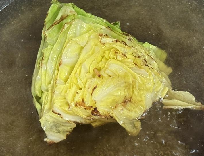 スープに入れたキャベツ（撮影:grapeフード編集部）