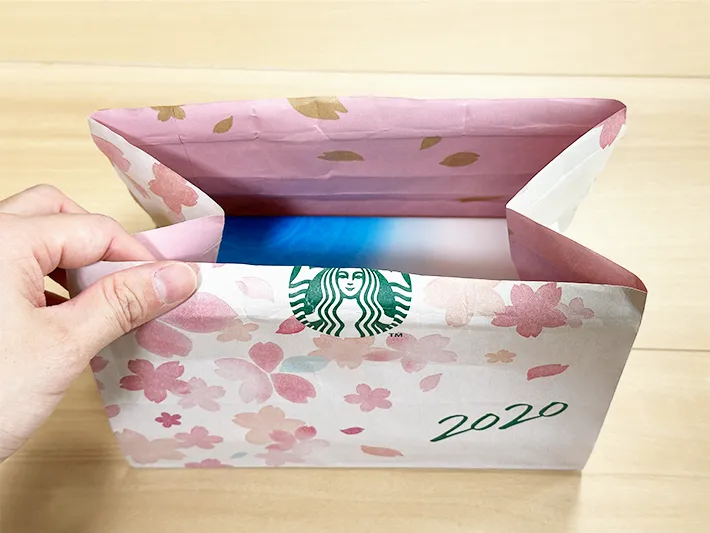 上部を切った紙袋の画像（撮影：grapeライフハック編集部）