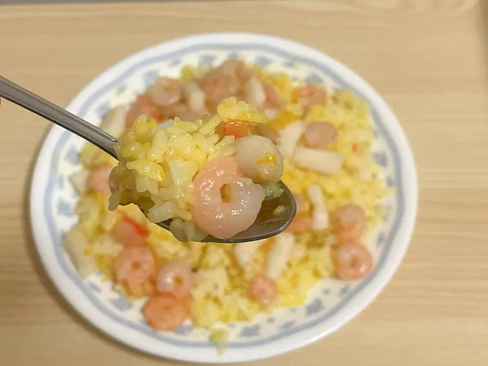 完成した『パエリア風』の料理（撮影：grapeフード編集部）