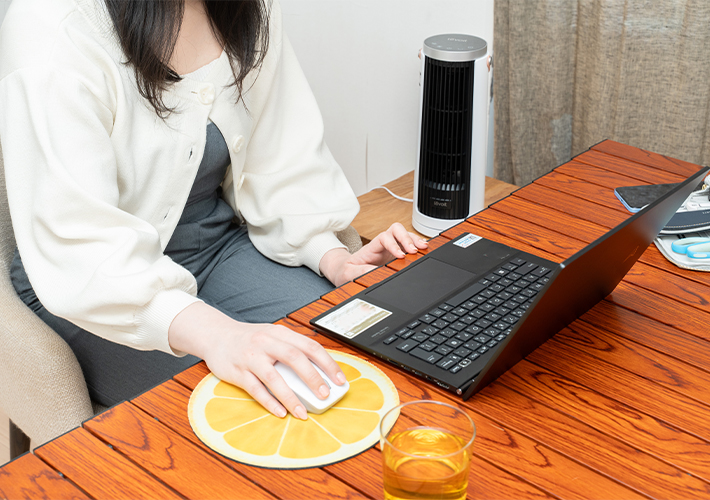 Levoit Windi Mini ミニタワーファンの使用写真