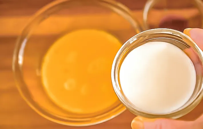 『牛乳入り玉子焼き』を作る写真（撮影：小泉明代）