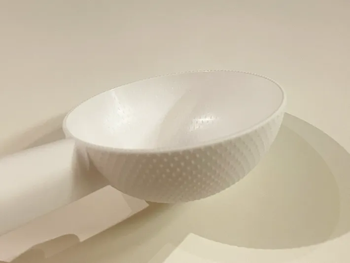 『一気にすくえる！しゃもじ』を近くで撮った写真（撮影：grapeライフハック編集部）