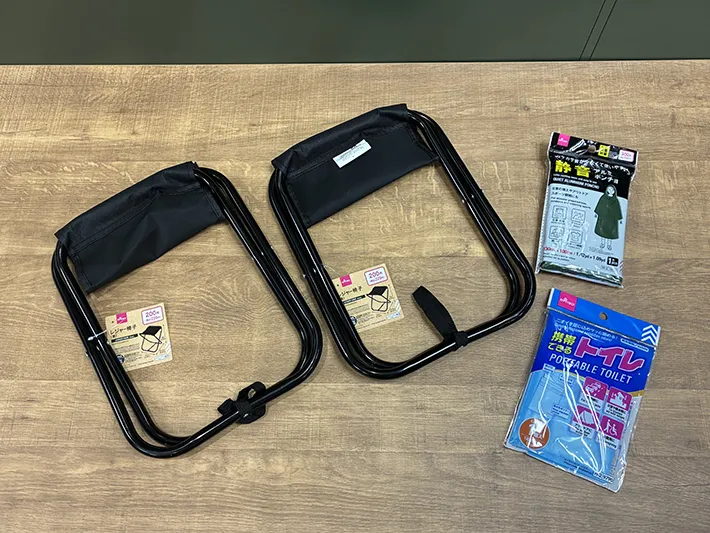 簡易洋式トイレの材料（撮影：grapeライフハック編集部）