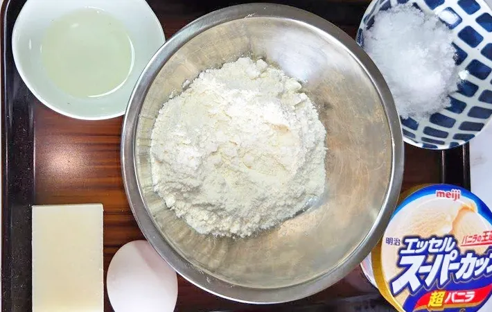 『もちもちおもち蒸しパン』の材料写真（撮影：キジカク）