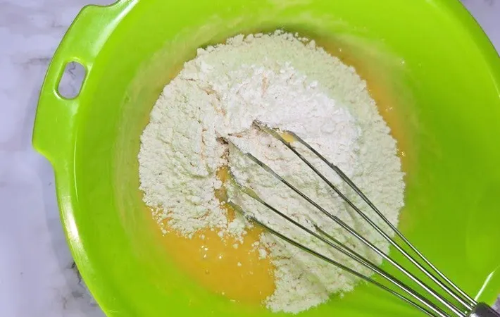 『もちもちおもち蒸しパン』を作る写真（撮影：キジカク）