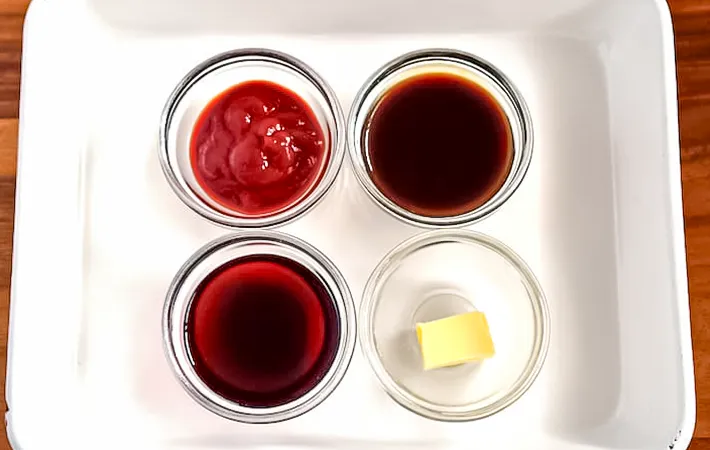 『豆腐ハンバーグ』のソースの材料の写真（撮影：小泉明代）