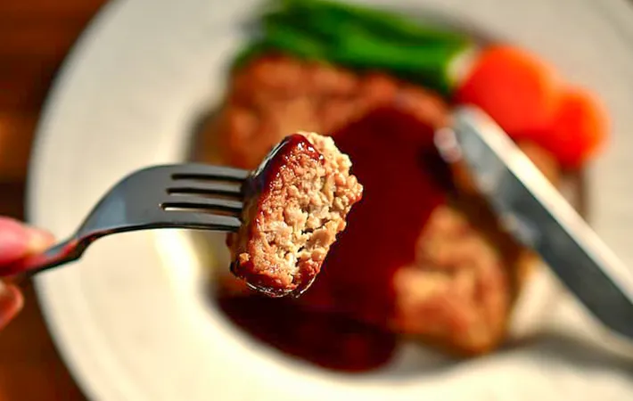 『豆腐ハンバーグ』の完成写真（撮影：小泉明代）