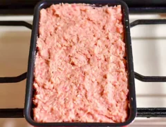 玉子焼き器でハンバーグ（撮影：小泉明代）