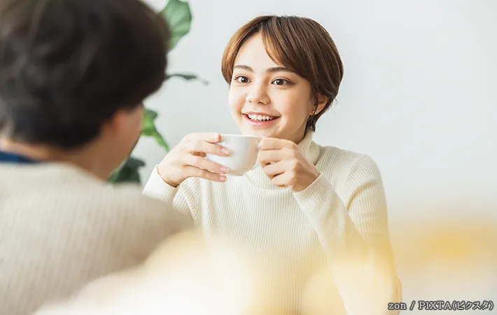 会話をする女性の写真