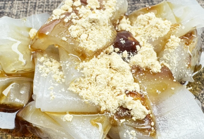 ライスペーパーのわらび餅（撮影：grapeフード編集部）