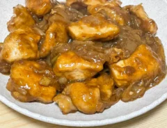 『鶏肉のオレンジ煮』の写真（撮影：grapeフード編集部）