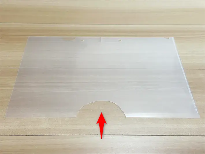 クリアファイルの閉じている長辺を切り取った画像（撮影：grapeライフハック編集部）