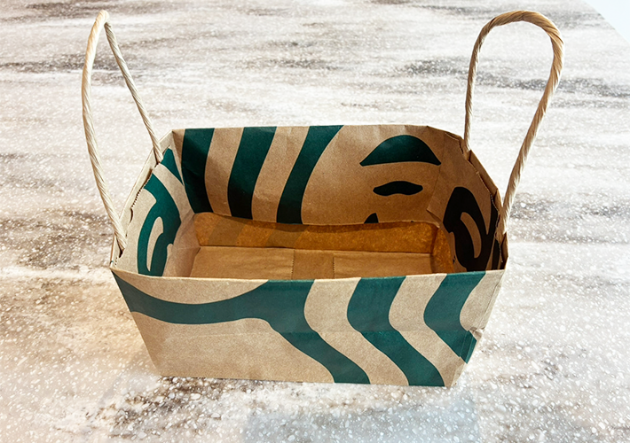 紙袋の活用写真（撮影：grapeライフハック編集部）