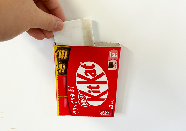 キットカットの紙箱活用写真（撮影：grapeライフハック編集部）