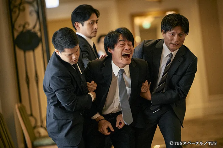 『田鎖ブラザーズ』に出演する近藤公園さんが写る場面写真