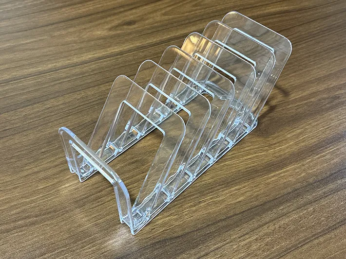 机に置かれたハンカチスタンド（撮影：grapeライフハック編集部）