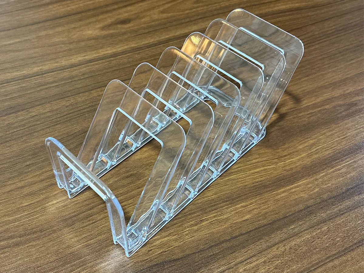 机に置かれたハンカチスタンド（撮影：grapeライフハック編集部）