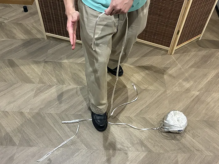 手で切れたビニール紐（撮影：grapeライフハック編集部）